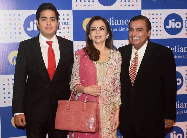 Reliance Industry slips to 2nd spot Reliance Industry slips to 2nd spot- India TV Paisa