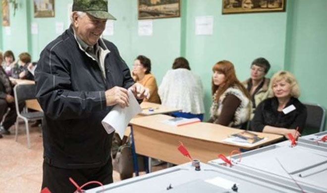 Voting process begins for presidential election in Russia Voting process begins for presidential election in Russia - Khabar IndiaTV