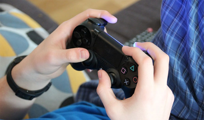 13-year-old girl dead after 9-year-old brother shoots her over video game controller | Pixabay 13-year-old girl dead after 9-year-old brother shoots her over video game controller | Pixabay- Khabar IndiaTV