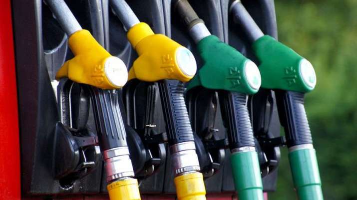 Diesel price crosses Rs 70 per litre Diesel price crosses Rs 70 per litre- India TV Paisa