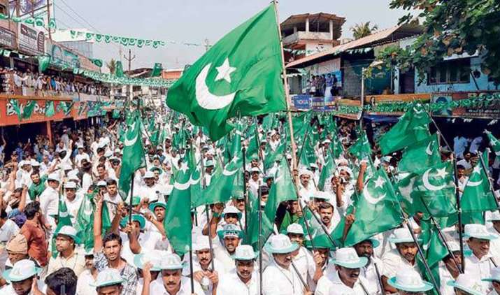 Waseem Rizvi files plea before Supreme Court to ban green flag of Muslim organisations Waseem Rizvi files plea before Supreme Court to ban green flag of Muslim organisations- Khabar IndiaTV