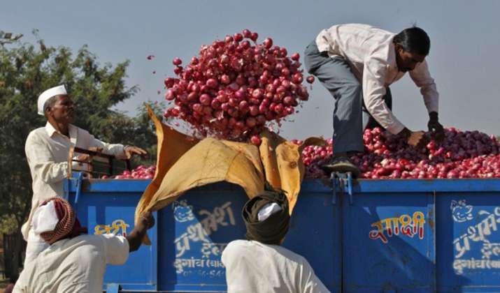 Onion export falls 25 percent Onion export falls 25 percent- India TV Paisa