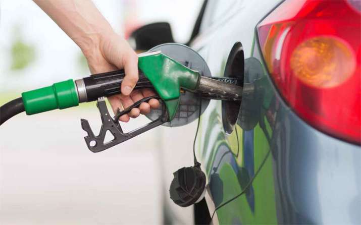 Petrol and Diesel price likely to fall as crude oil price crashes and rupee recovers against USD Petrol and Diesel price likely to fall as crude oil price crashes and rupee recovers against USD- India TV Paisa