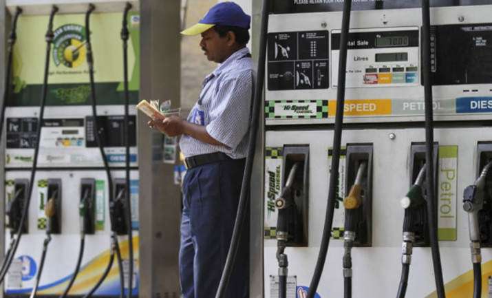 Oil companies again rise petrol and diesel price on Thursday Oil companies again rise petrol and diesel price on Thursday- India TV Paisa