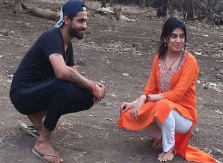 Ravindra Jadeja with wife Reeva Solanki Ravindra Jadeja with wife Reeva Solanki- Khabar IndiaTV