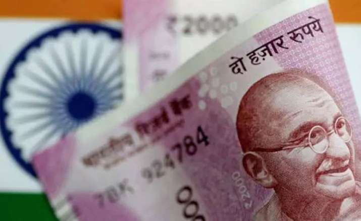 Rupee fall below 68 level on Tuesday Rupee fall below 68 level on Tuesday- IndiaTV Paisa
