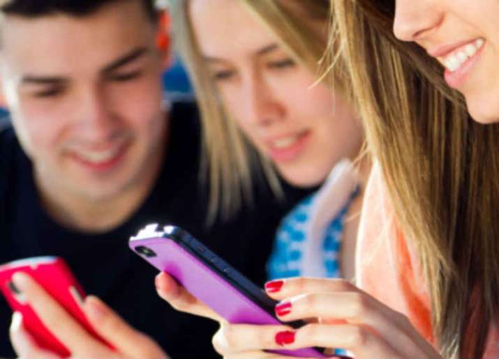 smartphone users smartphone users- India TV Paisa