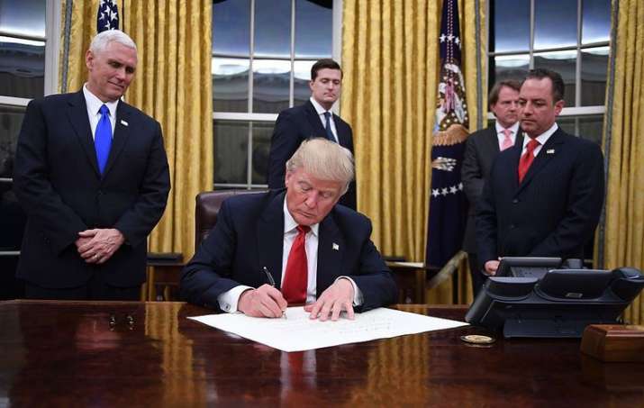 Donald Trump announces US withdrawal from Iran nuclear deal, reimposes sanctions Donald Trump announces US withdrawal from Iran nuclear deal, reimposes sanctions- India TV