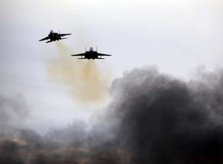 Israel attacks air strikes on Hamas hideout in Gaza Israel attacks air strikes on Hamas hideout in Gaza- Khabar IndiaTV