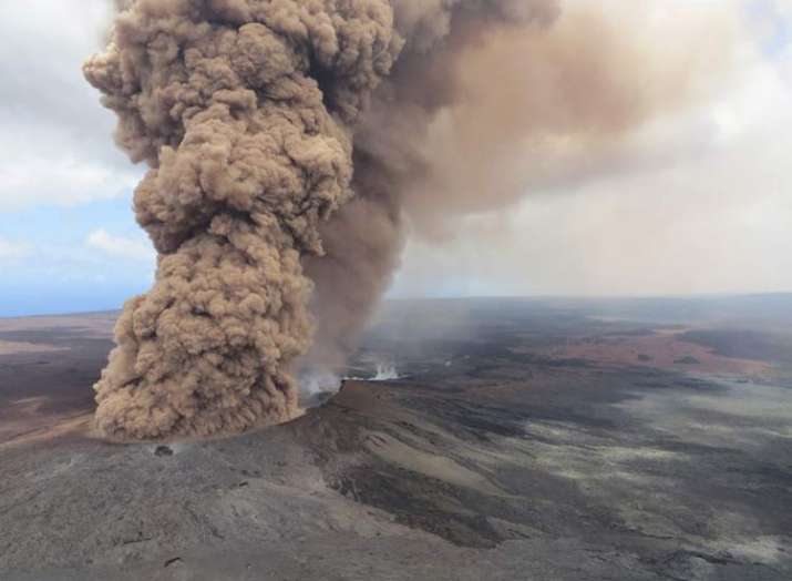 Red alert issued as Kilauea eruption spews ash cloud and... Red alert issued as Kilauea eruption spews ash cloud and...- Khabar IndiaTV