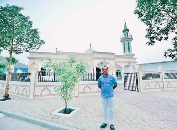 Christian from India gifts mosque to Muslim workers in... Christian from India gifts mosque to Muslim workers in...- India TV