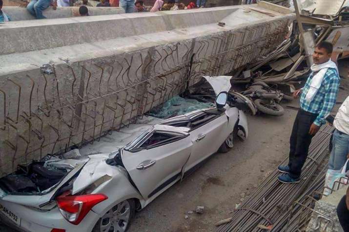 under-construction flyover collapses in Varanasi under-construction flyover collapses in Varanasi- India TV