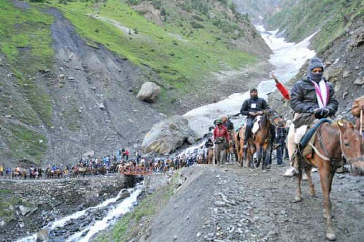 अमरनाथ यात्रा: कड़ी सुरक्षा के बीच तीर्थयात्रियों का पहला जत्था आज जम्मू से हुआ रवाना अमरनाथ यात्रा: कड़ी सुरक्षा के बीच तीर्थयात्रियों का पहला जत्था आज जम्मू से हुआ रवाना- India TV