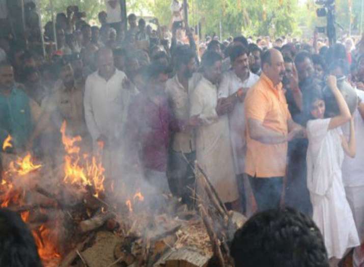 भय्यूजी महाराज का... भय्यूजी महाराज का...- Khabar IndiaTV