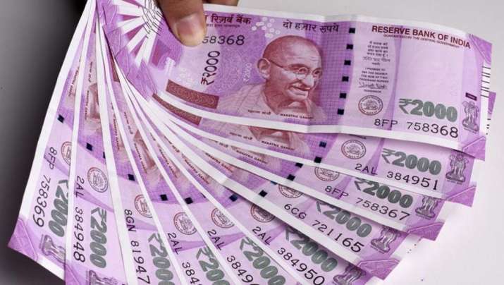 Currency with public hits record at over Rs 18 lakh crore Currency with public hits record at over Rs 18 lakh crore - India TV Paisa