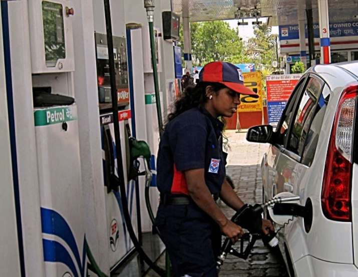 Diesel falls below Rs 68 a litre in Delhi on Monday as oil companies cut prices for 13th day Diesel falls below Rs 68 a litre in Delhi on Monday as oil companies cut prices for 13th day- India TV Paisa