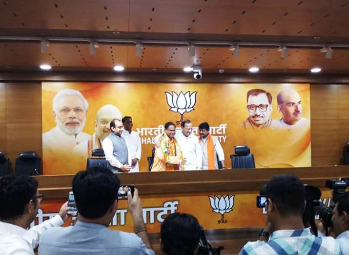 Ex-TMC minister Humayun Kabir joins BJP Ex-TMC minister Humayun Kabir joins BJP- India TV