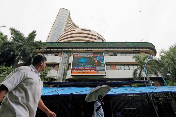 Sensex and nifty trading flat after negative opening Sensex and nifty trading flat after negative opening- India TV Paisa