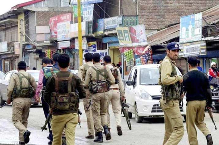 जम्मू एवं कश्मीर में पुलिस अधिकारी लापता, हिज्बुल मुजाहिद्दीन से जुड़ने की खबर जम्मू एवं कश्मीर में पुलिस अधिकारी लापता, हिज्बुल मुजाहिद्दीन से जुड़ने की खबर- India TV
