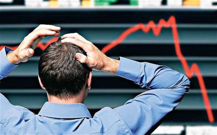 Sensex and Nifty falls on heavy selling in bank stocks Sensex and Nifty falls on heavy selling in bank stocks- India TV Paisa
