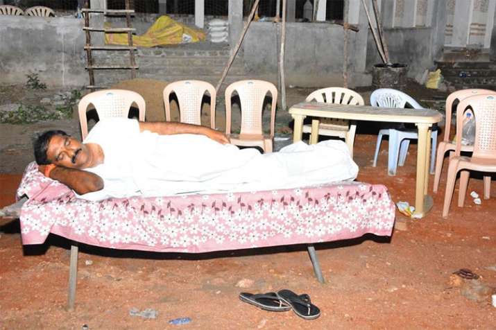 Andhra Pradesh: TDP MLA sleeps in crematorium to drive away fear Andhra Pradesh: TDP MLA sleeps in crematorium to drive away fear- India TV