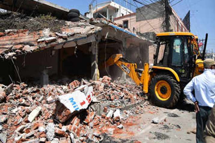 Hundreds of temple demolished in Varanasi and Kashi Hundreds of temple demolished in Varanasi and Kashi- Khabar IndiaTV
