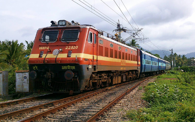 Train Train- India TV Paisa