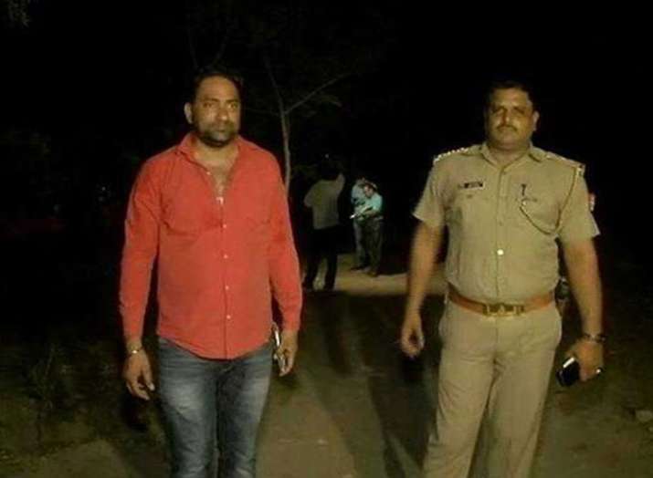 Noida Police nab 3 criminals after high-speed chase and... Noida Police nab 3 criminals after high-speed chase and...- India TV