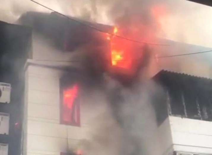 Mumbai Fire in building at Charni Road one dead Mumbai Fire in building at Charni Road one dead- India TV
