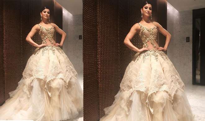 urvashi rautela urvashi rautela- India TV