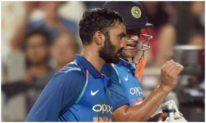 दिनेश कार्तिक और एम... दिनेश कार्तिक और एम...- India TV