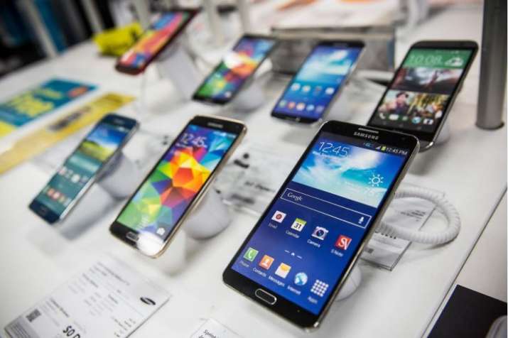 buying smartphone buying smartphone- India TV Paisa