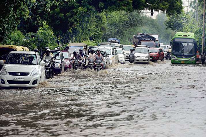 DELHI RAINS: दिल्ली-एनसीआर में जारी रहेगी रिमझिम बारिश, अब बाढ़ का ख़तरा DELHI RAINS: दिल्ली-एनसीआर में जारी रहेगी रिमझिम बारिश, अब बाढ़ का ख़तरा- India TV