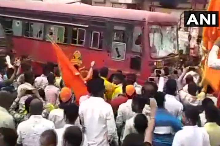 Maratha Reservation have turned violent, with protestors... Maratha Reservation have turned violent, with protestors...- India TV
