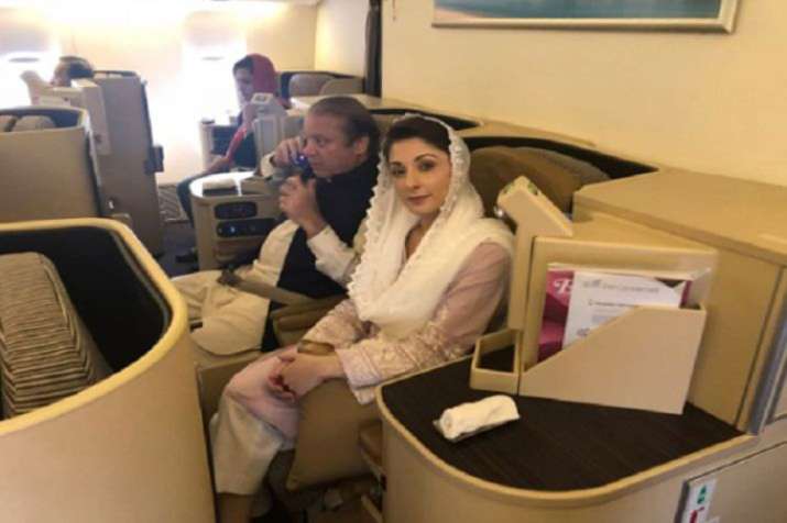 Nawaz Sharif with daughter Nawaz Sharif with daughter - India TV