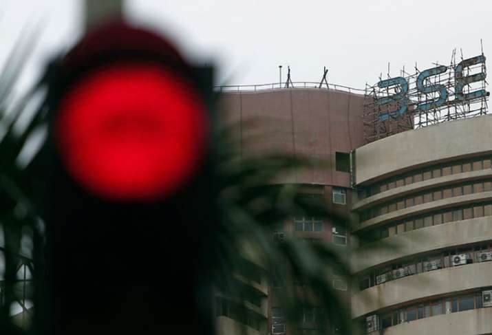 Sensex and Nifty falls after heave selling in pharma, metal and realty shares Sensex and Nifty falls after heave selling in pharma, metal and realty shares - India TV Paisa