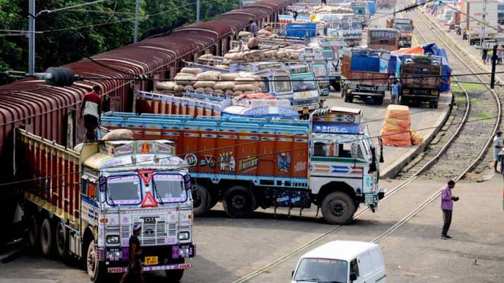 Prices of essential commodities remains stable despite Truckers Strike for 2 days Prices of essential commodities remains stable despite Truckers Strike for 2 days- India TV Paisa