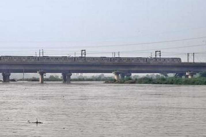 Delhi flood Old Yamuna bridge closed Delhi flood Old Yamuna bridge closed- India TV