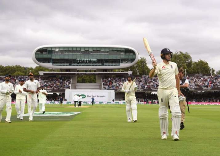 INDvENG 2nd Test, 3rd Day: क्रिस वोक्स के शतक से मुश्किल में टीम इंडिया, तीसरे दिन फ्लॉप रही भारतीय INDvENG 2nd Test, 3rd Day: क्रिस वोक्स के शतक से मुश्किल में टीम इंडिया, तीसरे दिन फ्लॉप रही भारतीय - India TV