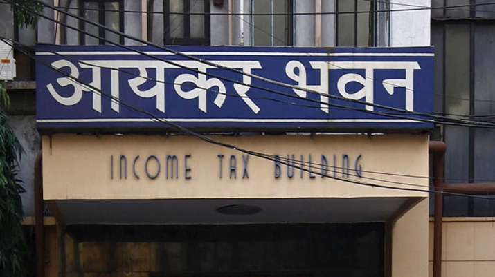 Govt gets more than Rs 6400 crore as over 2 lakh non-filers filed ITR in FY18 Govt gets more than Rs 6400 crore as over 2 lakh non-filers filed ITR in FY18- India TV Paisa
