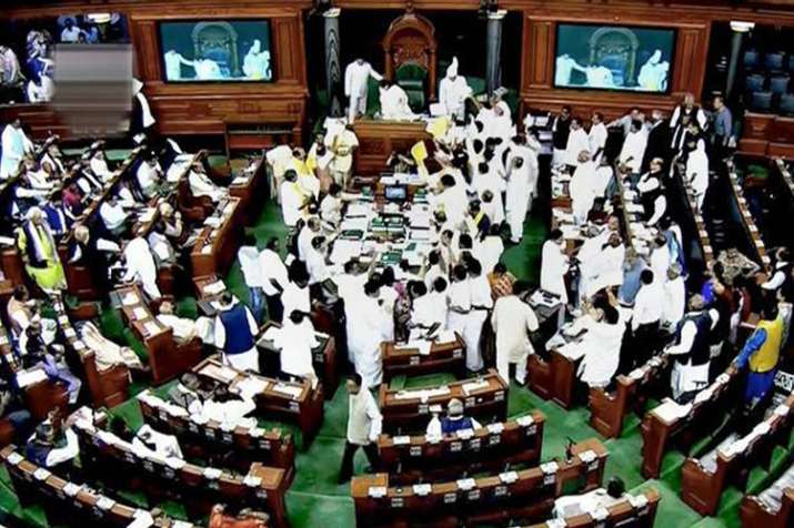 असम NRC मुद्दे पर सिलचर से दिल्ली तक घमासान, लोकसभा में TMC का हंगामा असम NRC मुद्दे पर सिलचर से दिल्ली तक घमासान, लोकसभा में TMC का हंगामा- India TV