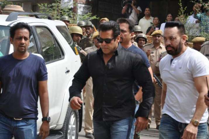काला हिरण केस: सलमान को हर बार विदेश जाने के लिए अनुमति लेनी होगी काला हिरण केस: सलमान को हर बार विदेश जाने के लिए अनुमति लेनी होगी- Khabar IndiaTV