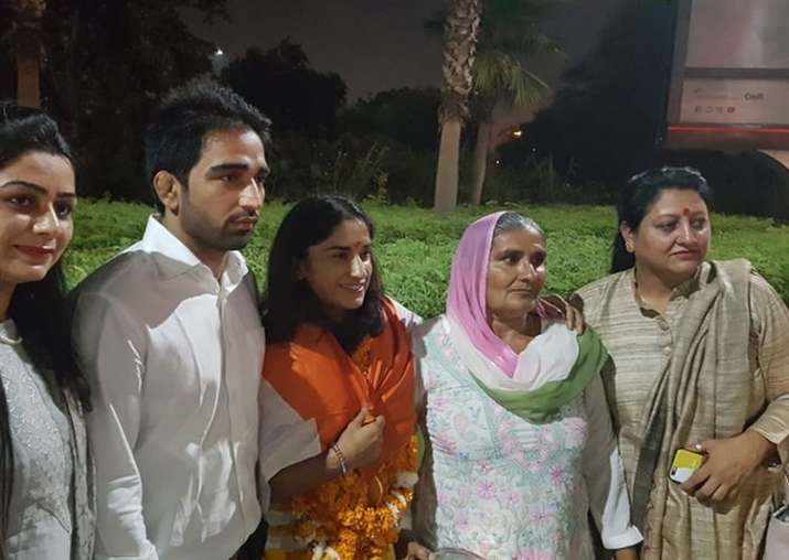 सोमवीर के साथ 13 दिसंबर को परिणय सूत्र में बंधेगी विनेश सोमवीर के साथ 13 दिसंबर को परिणय सूत्र में बंधेगी विनेश - India TV