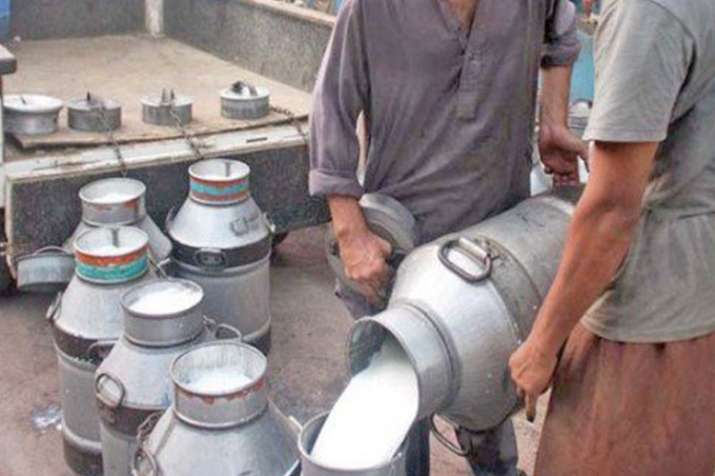 उत्तर प्रदेश में त्योहार पूर्व खाद्य पदार्थों में मिलावट करने वालों के खिलाफ विशेष अभियान उत्तर प्रदेश में त्योहार पूर्व खाद्य पदार्थों में मिलावट करने वालों के खिलाफ विशेष अभियान- India TV