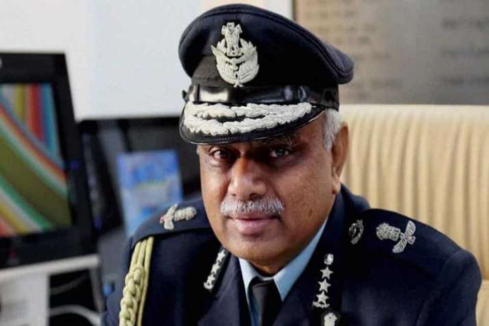 वायुसेना के वाइस चीफ एयर मार्शल एसबी देव को दुर्घटनावश गोली लगी वायुसेना के वाइस चीफ एयर मार्शल एसबी देव को दुर्घटनावश गोली लगी- India TV