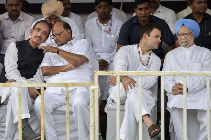 Congress leaders during 'Bharat Bandh' protest... Congress leaders during 'Bharat Bandh' protest...- India TV