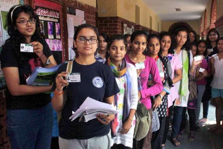 DUSU Polls 2018: उम्मीदवारों की किस्मत का फैसला आज, मतदान में डेढ़ लाख छात्र-छात्राएं लेंगे भाग DUSU Polls 2018: उम्मीदवारों की किस्मत का फैसला आज, मतदान में डेढ़ लाख छात्र-छात्राएं लेंगे भाग- India TV