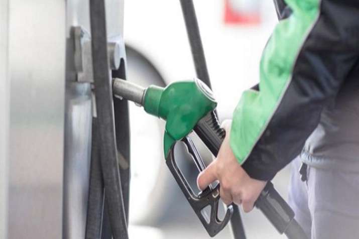 Karnataka cuts petrol and diesel prices by Rs 2 on Monday Karnataka cuts petrol and diesel prices by Rs 2 on Monday- India TV Paisa