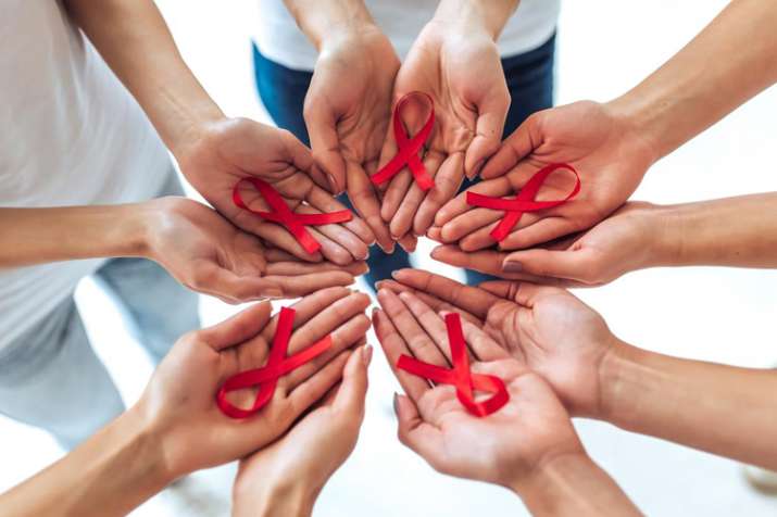 HIV पीड़ित से भेदभाव किया तो होगी दो साल की सजा, केंद्र सरकार ने एचआईवी/एड्स अधिनियम लागू किया HIV पीड़ित से भेदभाव किया तो होगी दो साल की सजा, केंद्र सरकार ने एचआईवी/एड्स अधिनियम लागू किया- India TV