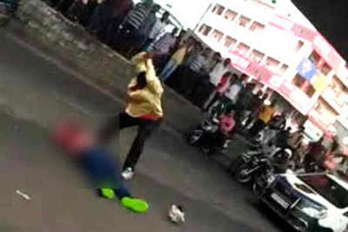 Murder accused axed to death in broad daylight in Hyderabad Murder accused axed to death in broad daylight in Hyderabad- India TV